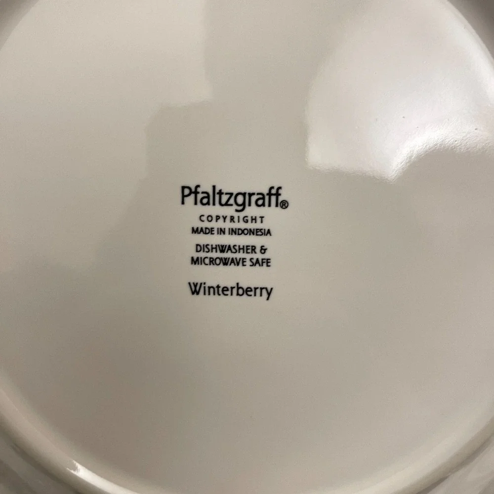 Pfaltzgraff Winterberry‎ Dinner Plates White Red Green 10 3/8